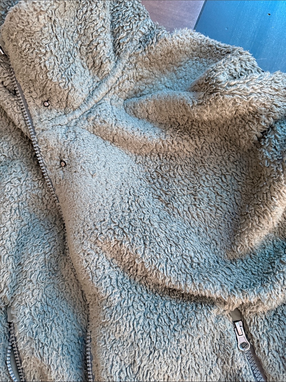 Vuori Olive Green Teddy Sherpa Jacket - Picture 5 of 6